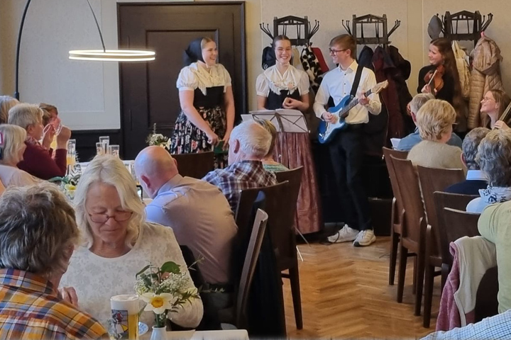 Rozžohnowanje a witanje w internaće